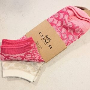 NWT Coach 2 PAIR Signature C Ladies women's Ankle Socks Spring Colors pink tan